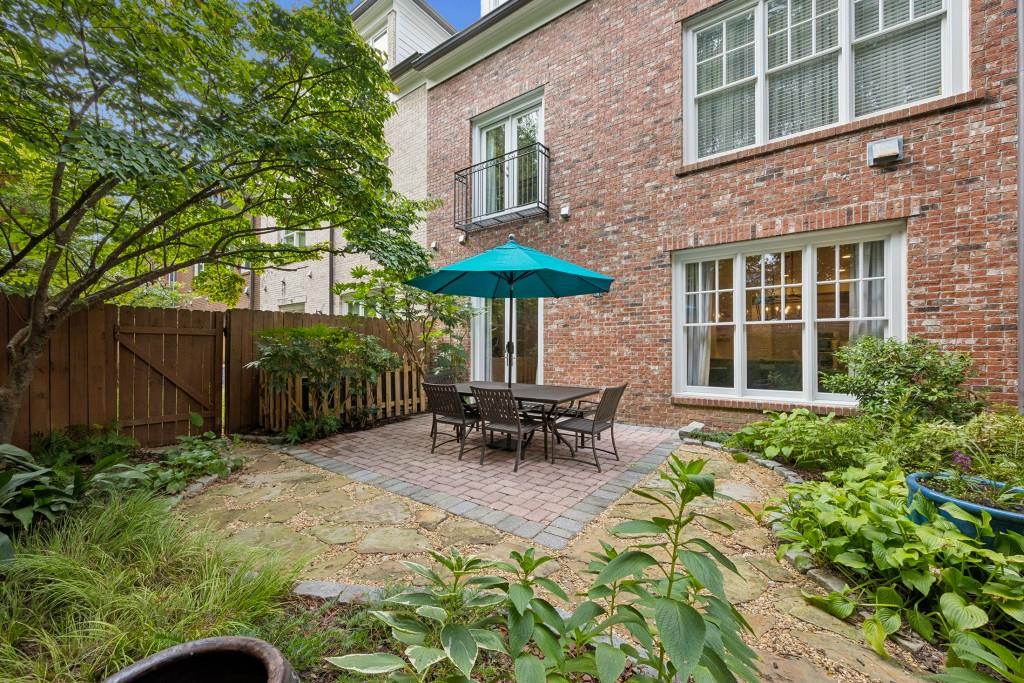 3313 Buckhead Forest Mews NE