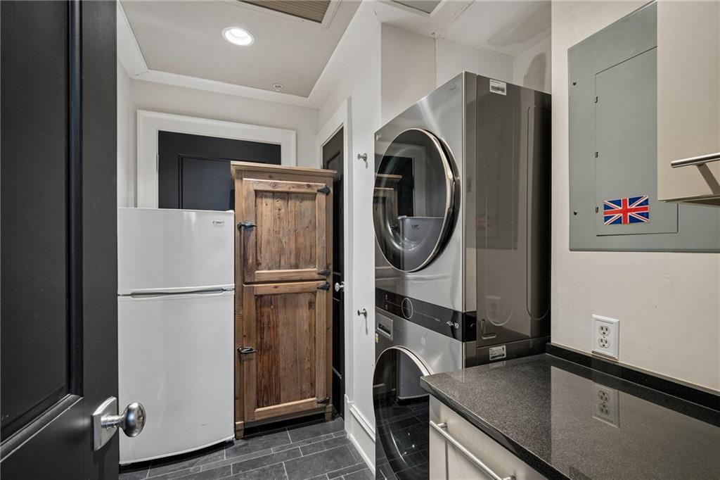 2828 Peachtree Road NW Unit 2403