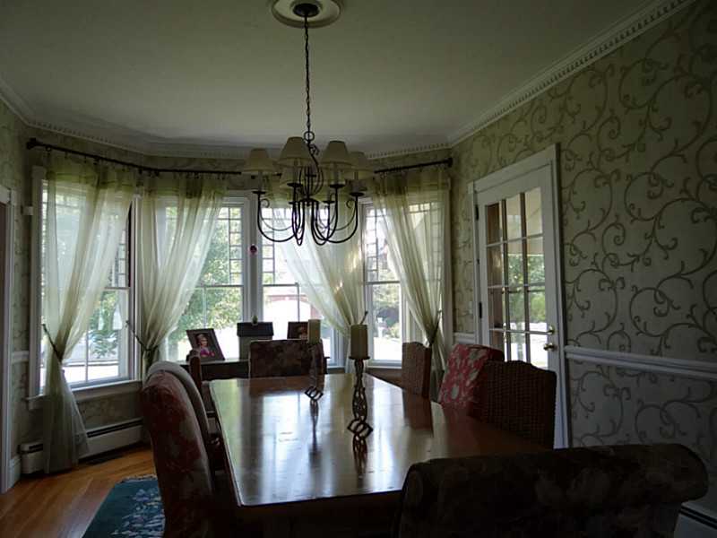 323 PROMENADE Avenue