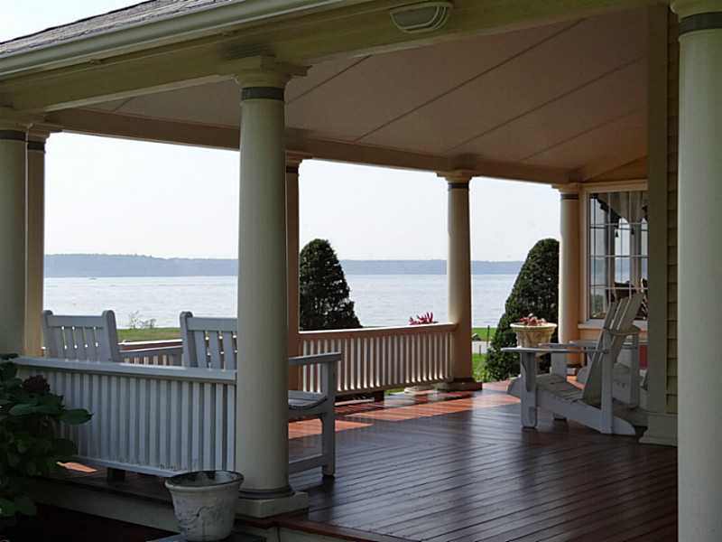 323 PROMENADE Avenue