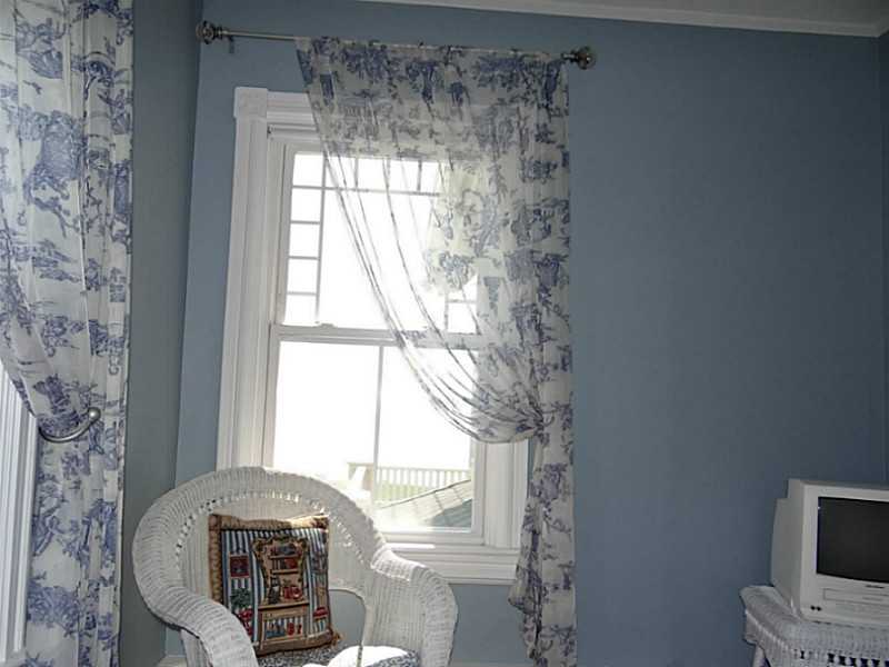 323 PROMENADE Avenue