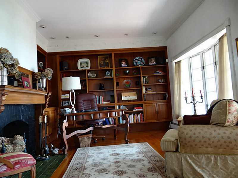 323 PROMENADE Avenue