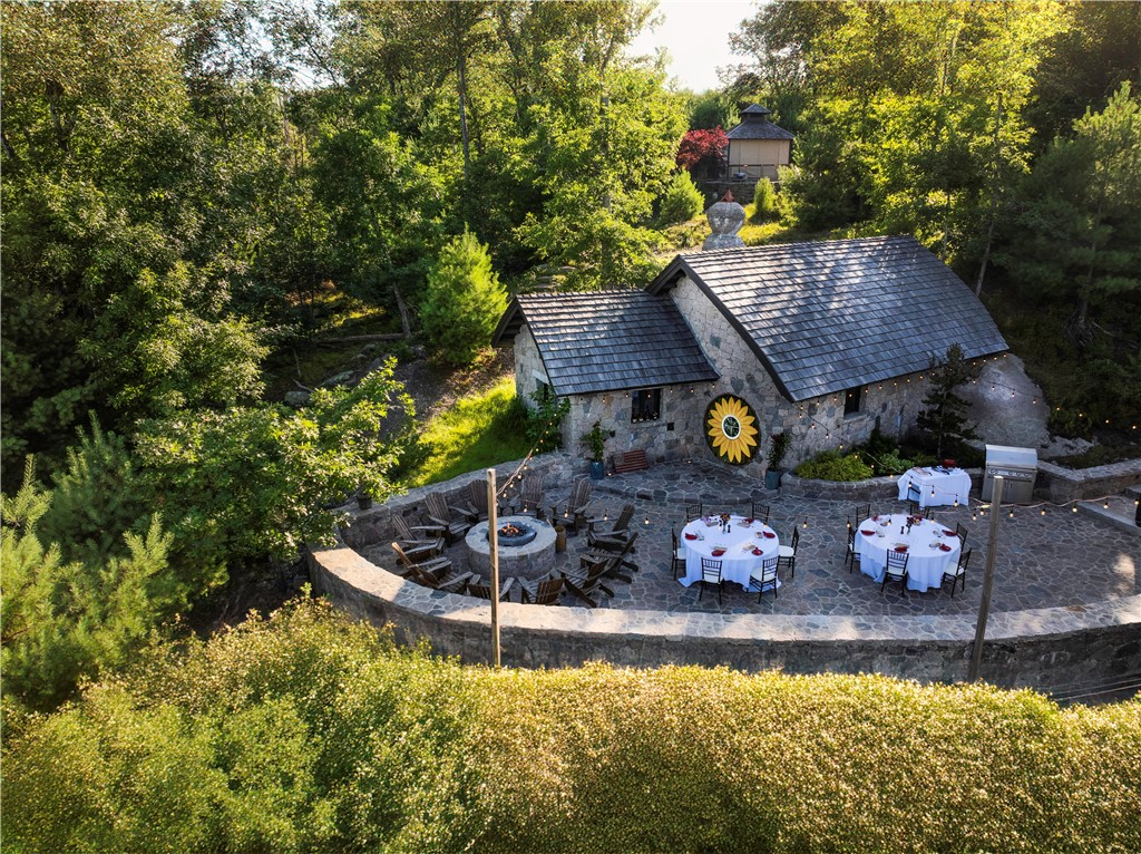 4 White Hawk Ridge