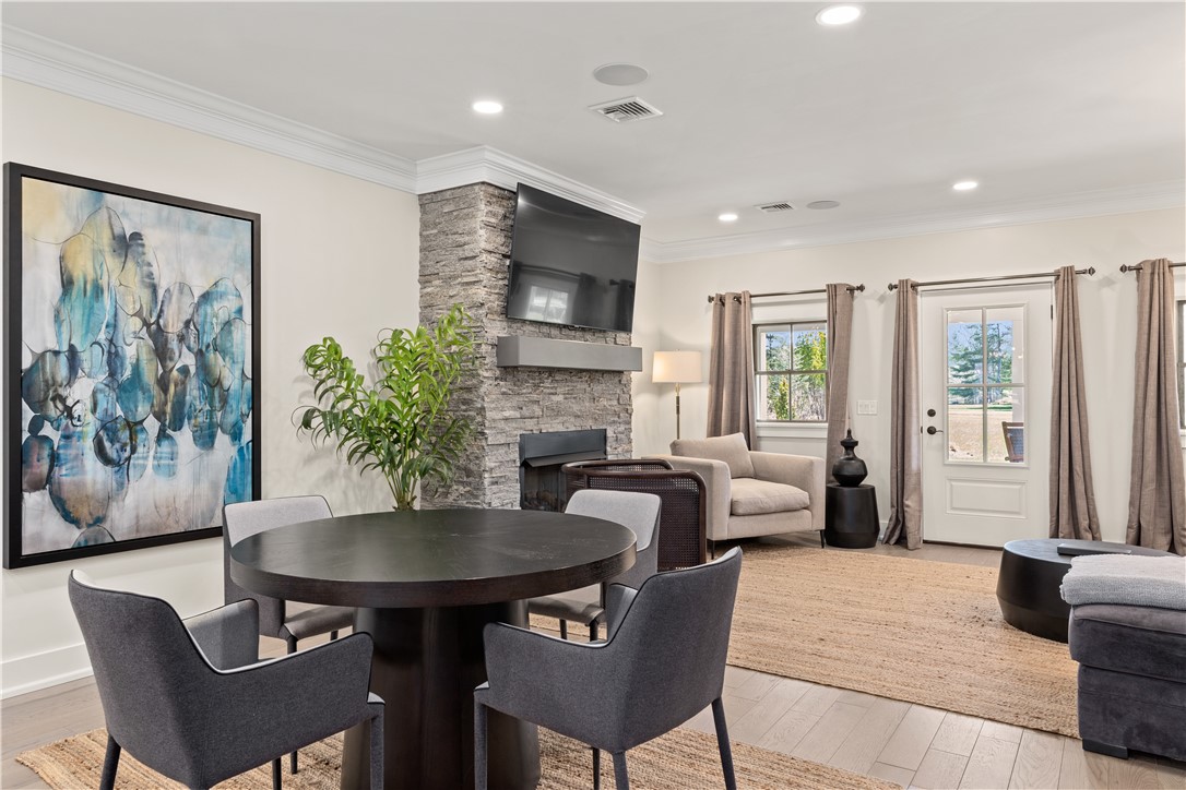 4 White Hawk Ridge