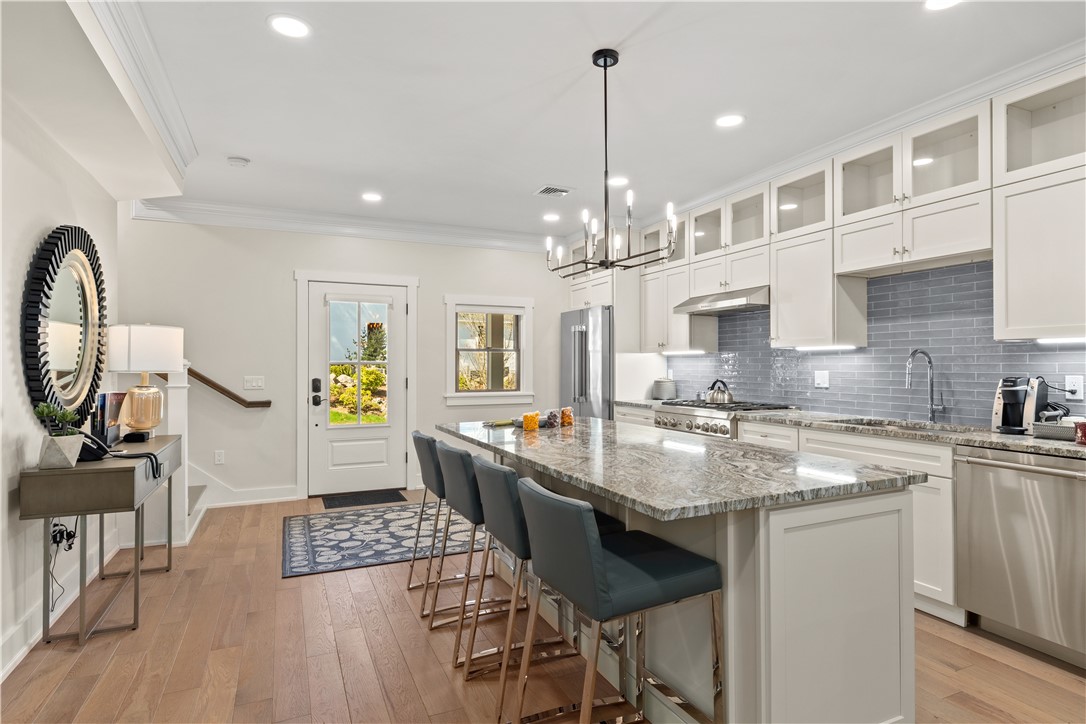 4 White Hawk Ridge