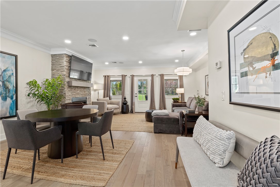 4 White Hawk Ridge