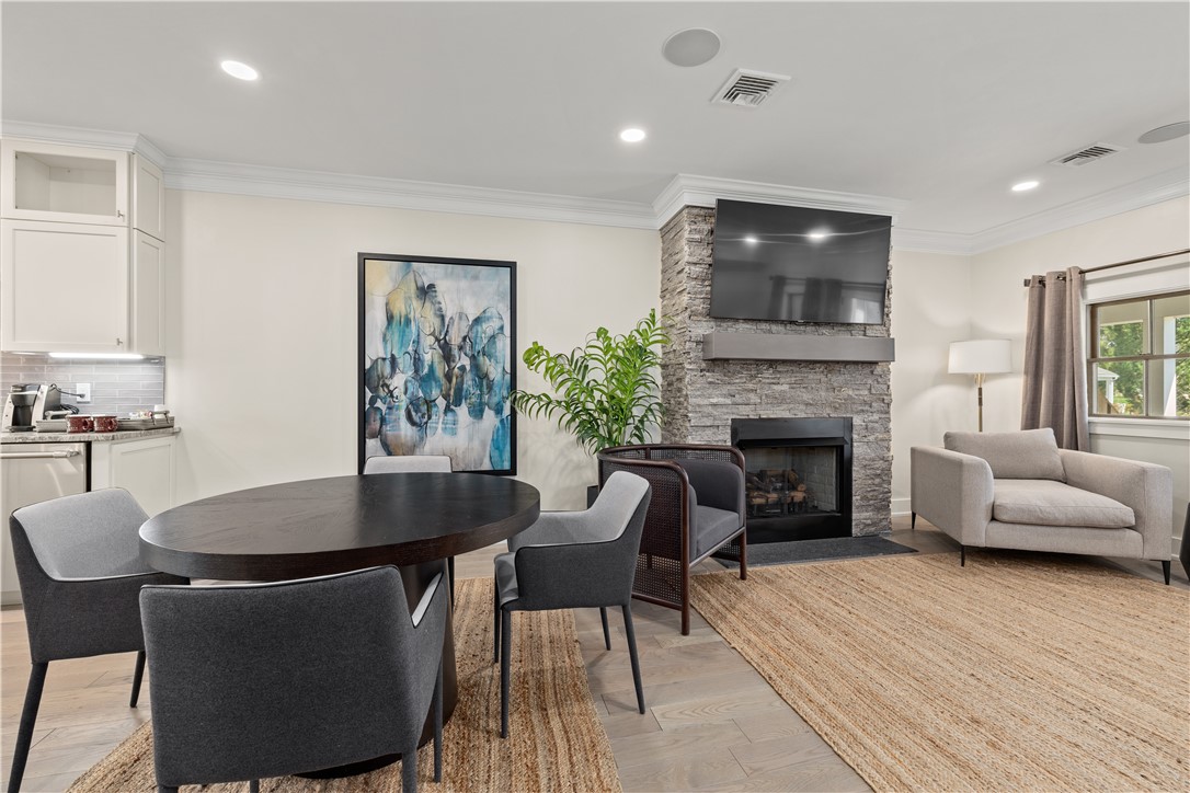 4 White Hawk Ridge