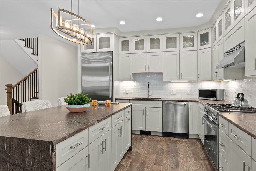 3 White Hawk Ridge Ridge