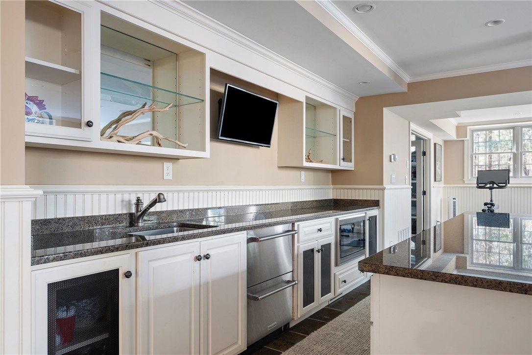 85 Longmeadow Drive