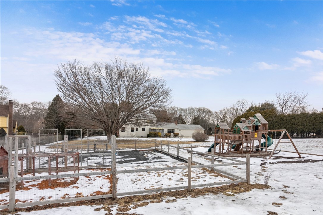 851 North Quidnessett Road