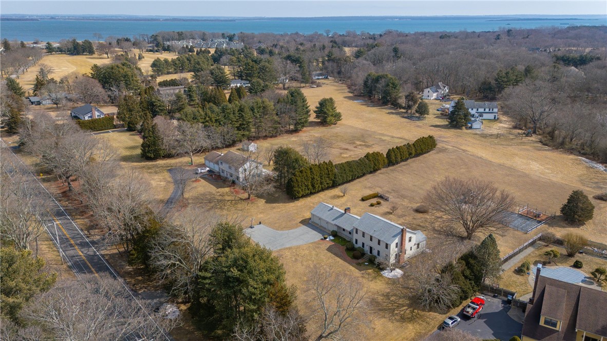 851 North Quidnessett Road