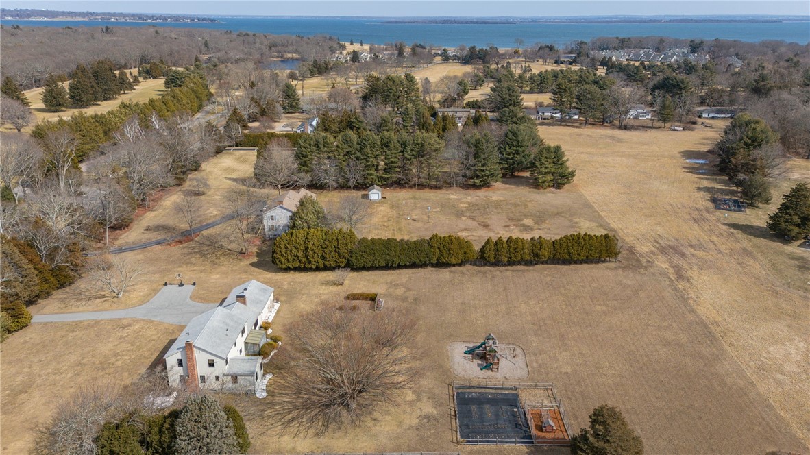 851 North Quidnessett Road
