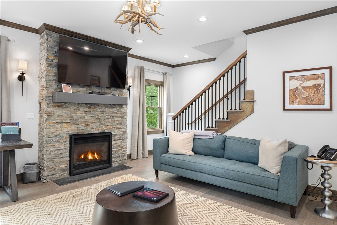 3 Gardenia Drive M6