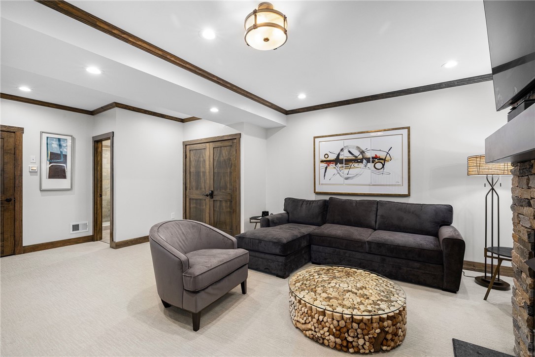 3 Gardenia Drive M6
