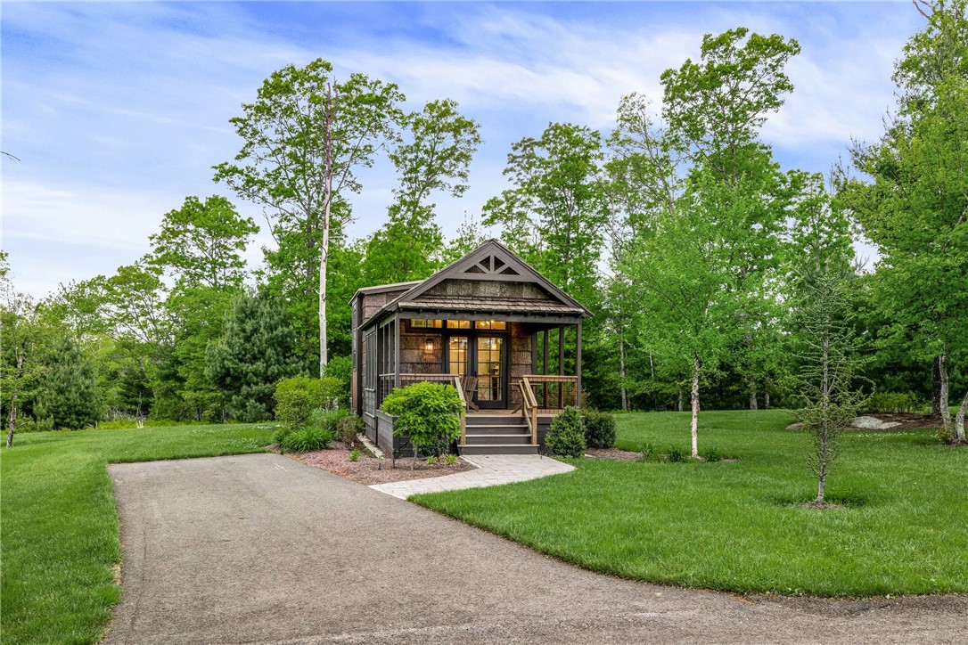 12 Alexander Circle TH2