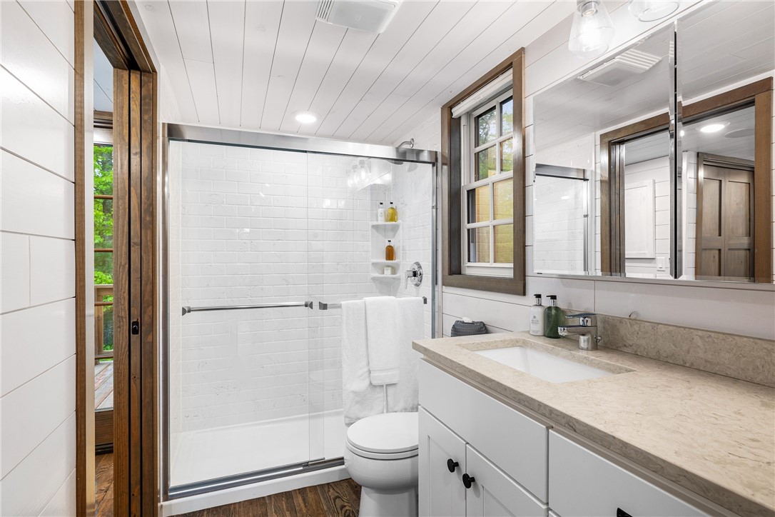 12 Alexander Circle TH2