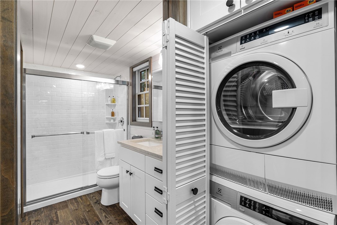 12 Alexander Circle TH2