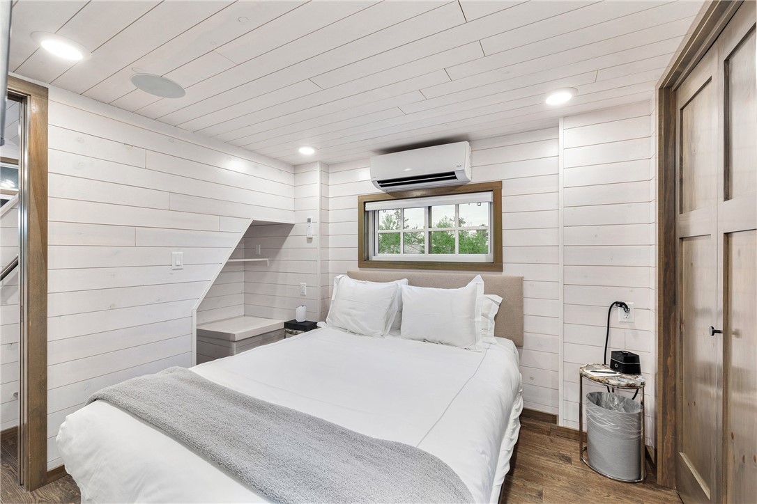 12 Alexander Circle TH2