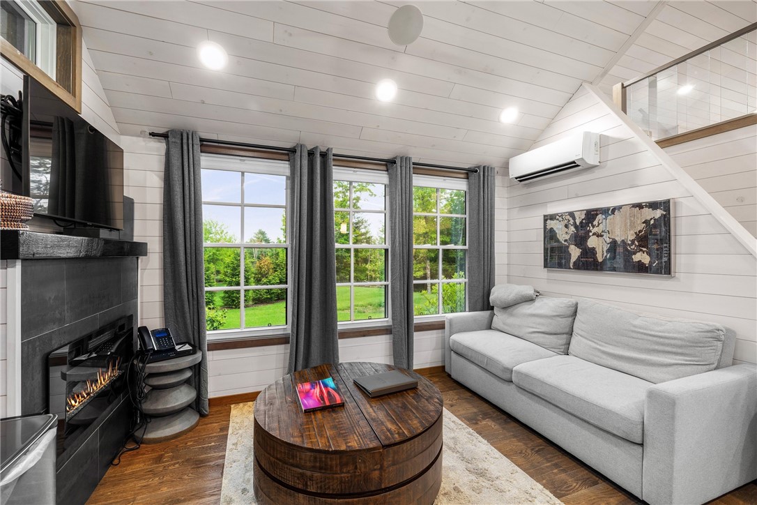 12 Alexander Circle TH2