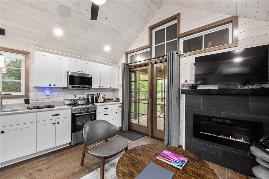 12 Alexander Circle TH2