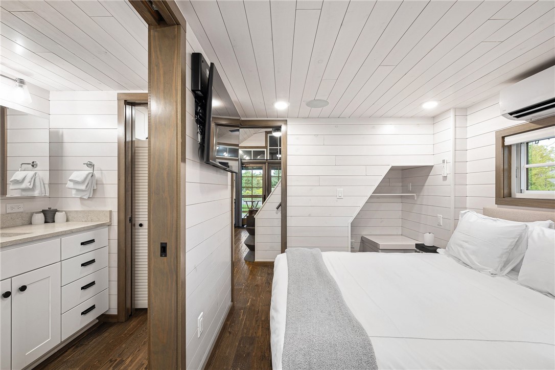 12 Alexander Circle TH2