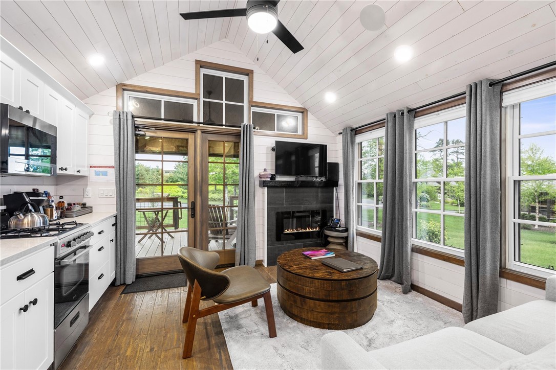 12 Alexander Circle TH2