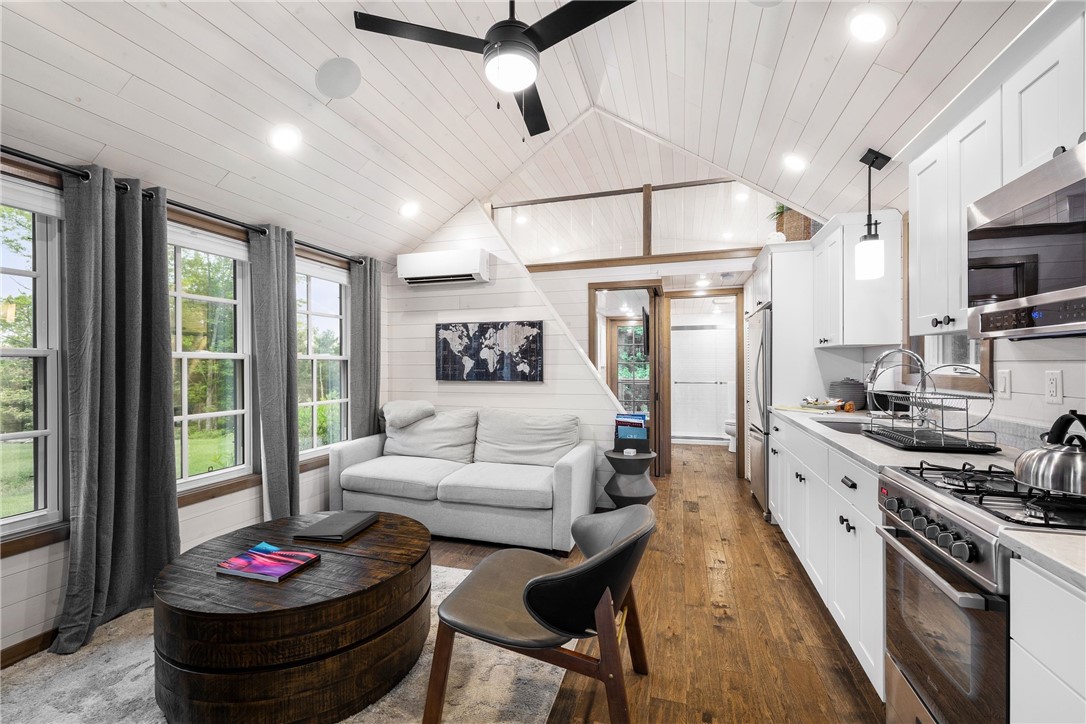 12 Alexander Circle TH2