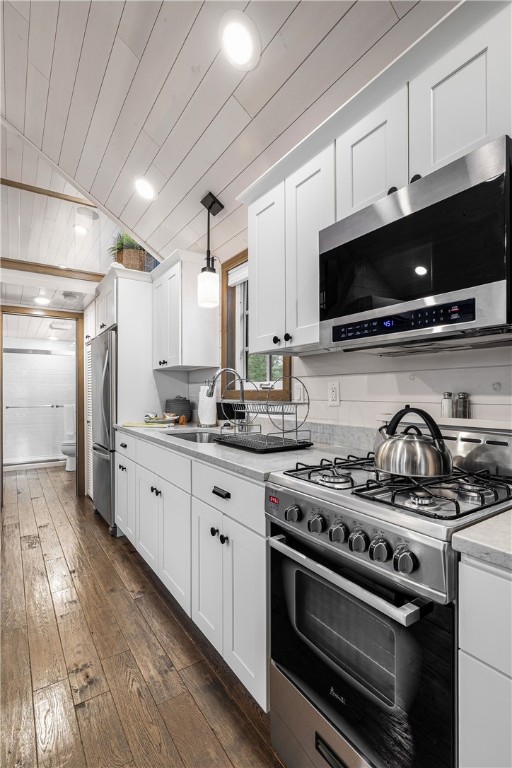 12 Alexander Circle TH2