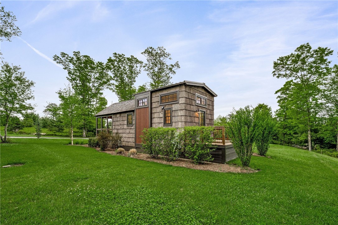 12 Alexander Circle TH2