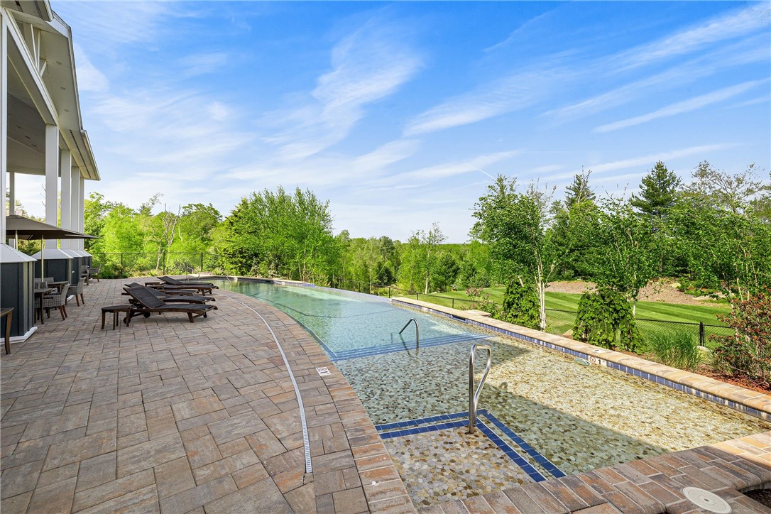 2 Bumblebee Drive G16