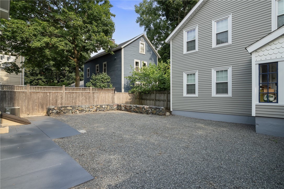 82 Willow Street