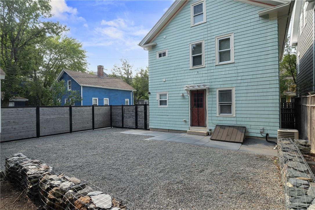82 Willow Street
