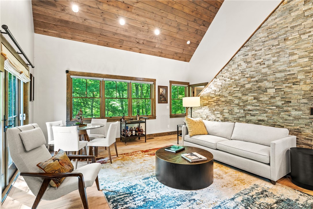 23 White Hawk Ridge H