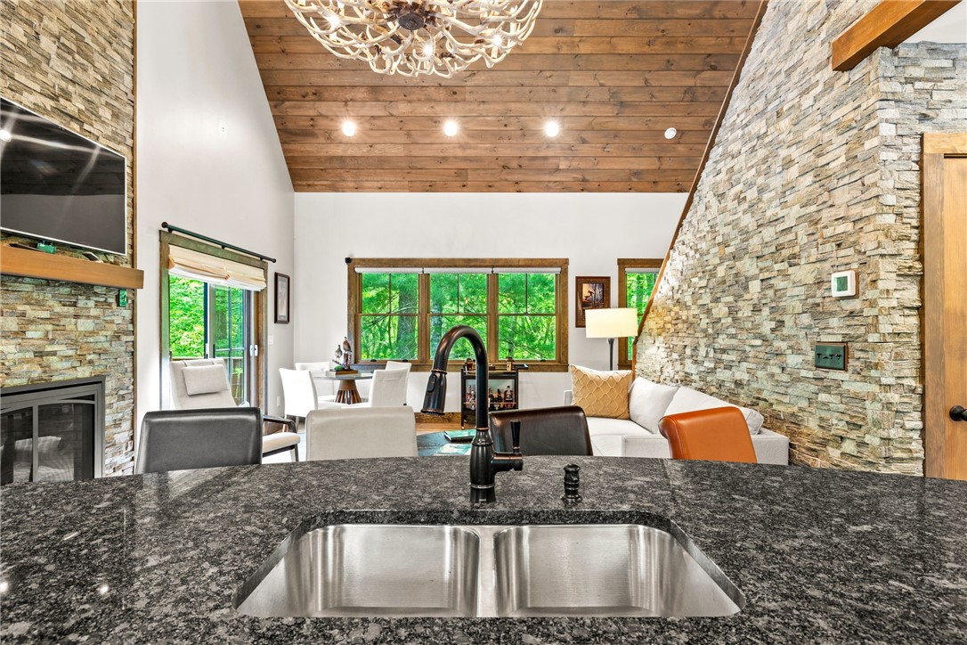 23 White Hawk Ridge H