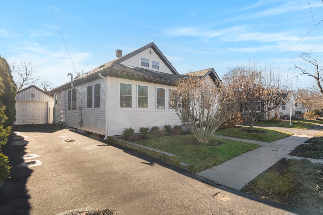 32 Country Club Drive