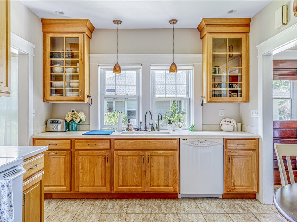 1102 Buttonwoods Avenue