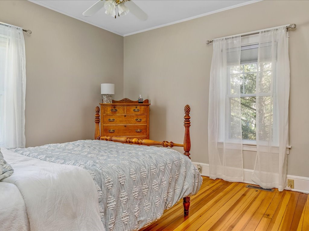 1102 Buttonwoods Avenue