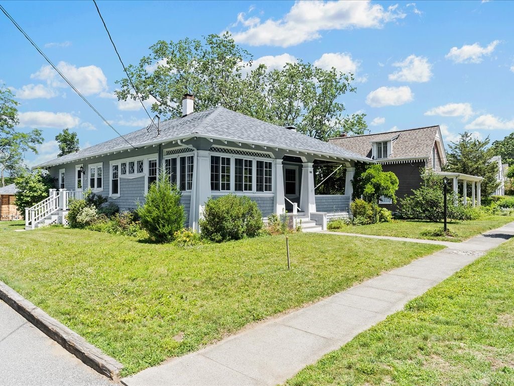 1102 Buttonwoods Avenue