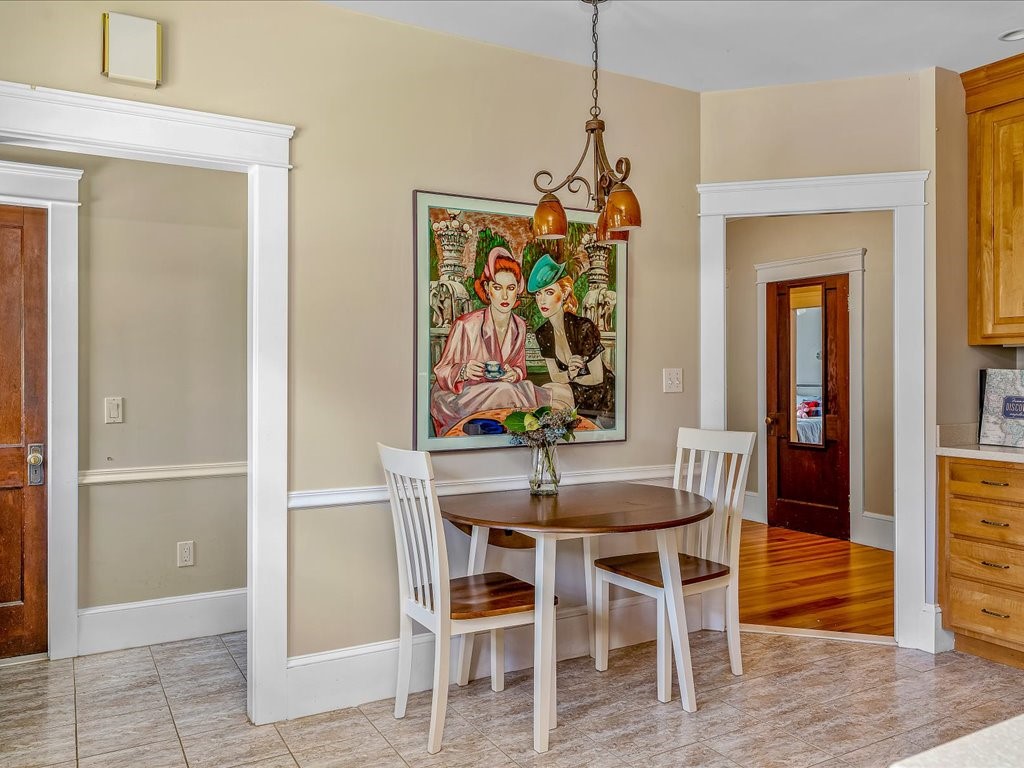 1102 Buttonwoods Avenue