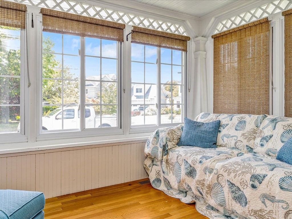 1102 Buttonwoods Avenue