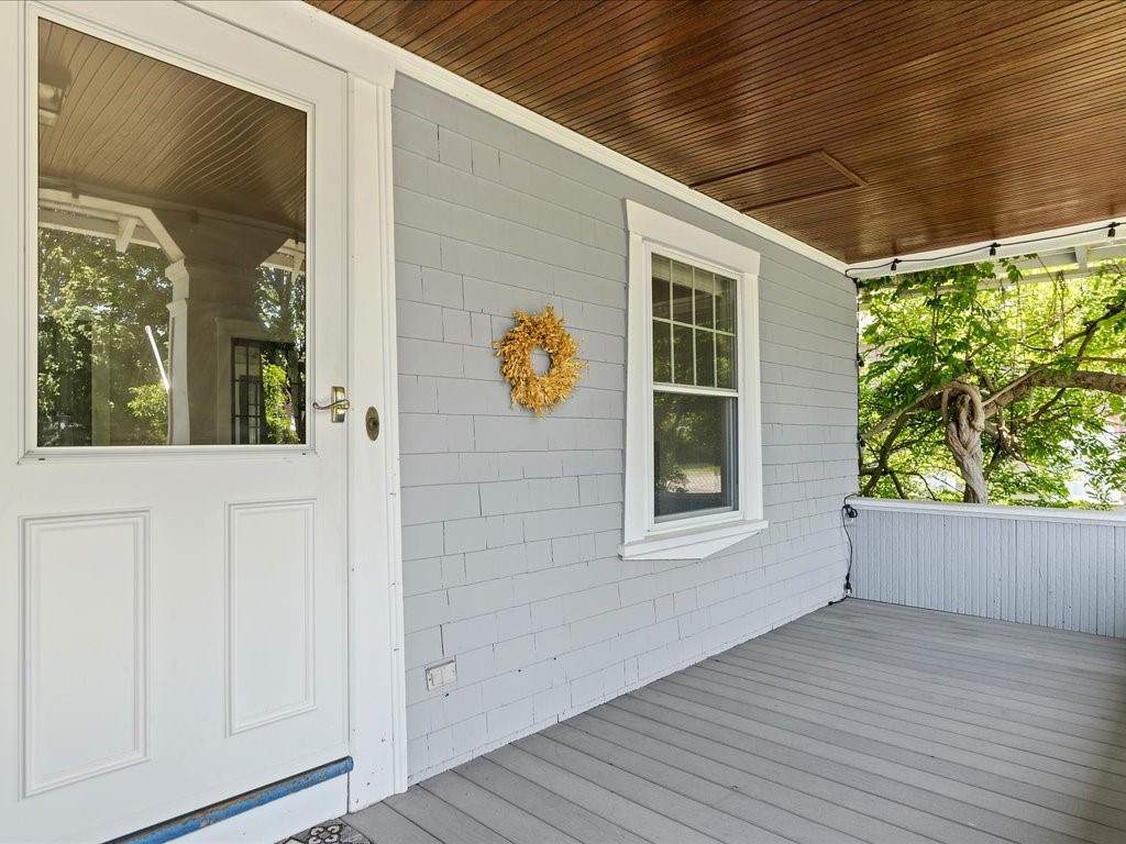 1102 Buttonwoods Avenue