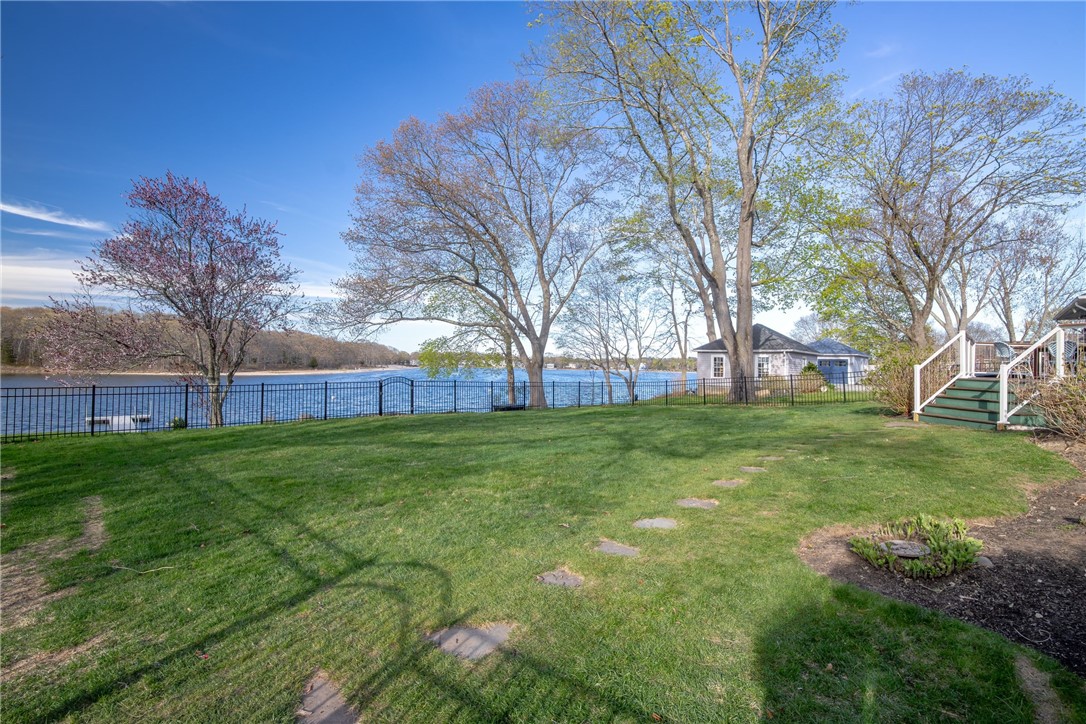 1090 BUTTONWOODS Road