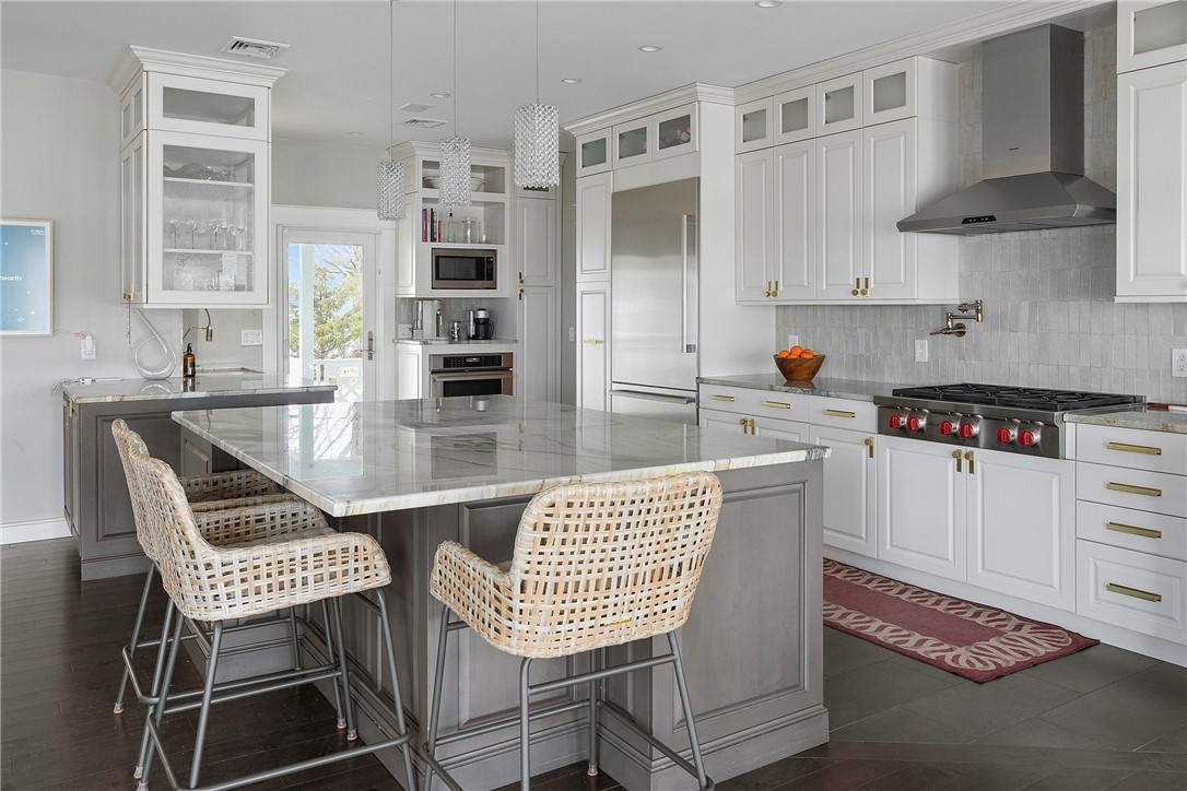 1090 BUTTONWOODS Road