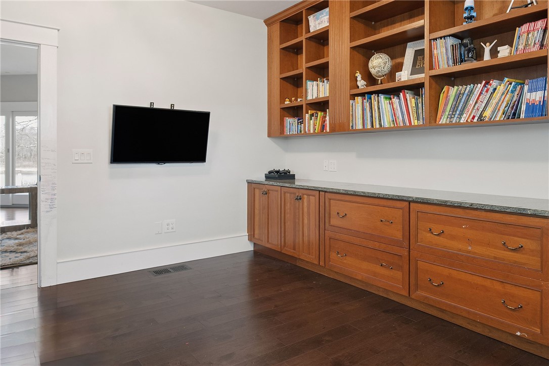 1090 BUTTONWOODS Road