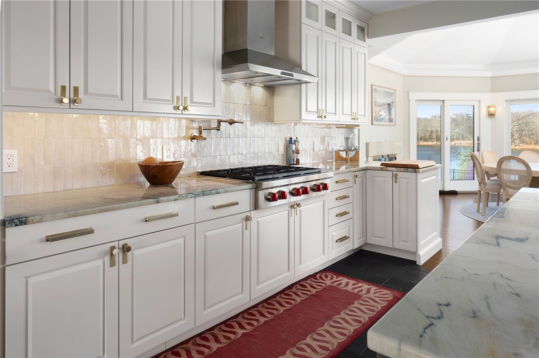 1090 BUTTONWOODS Road