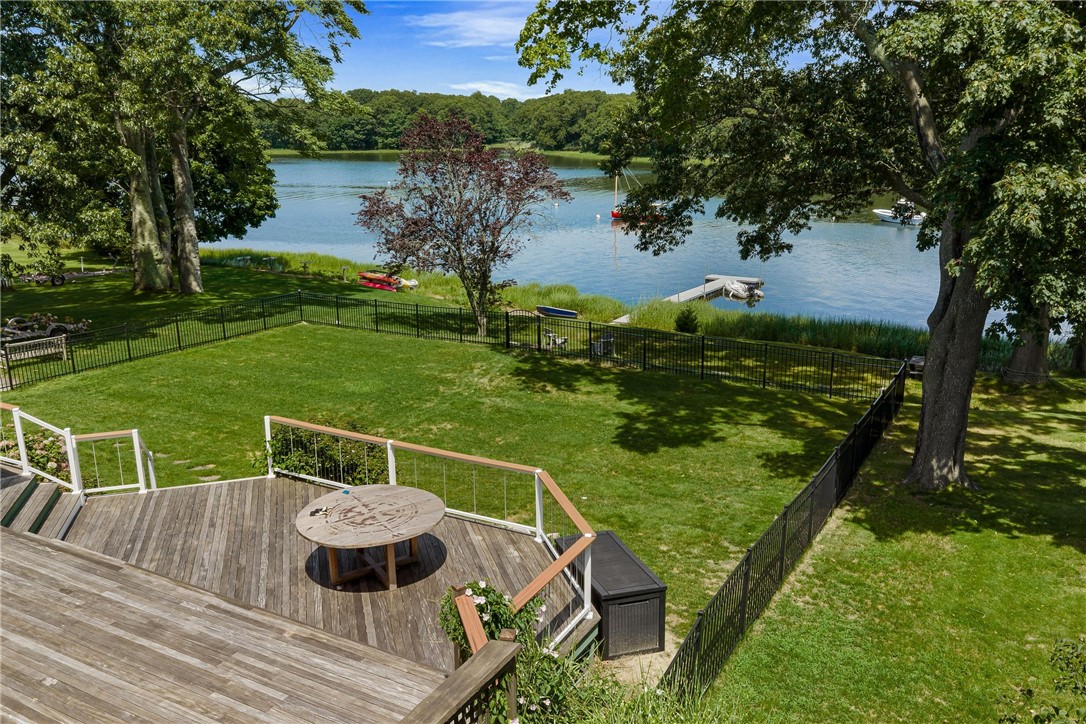 1090 BUTTONWOODS Road
