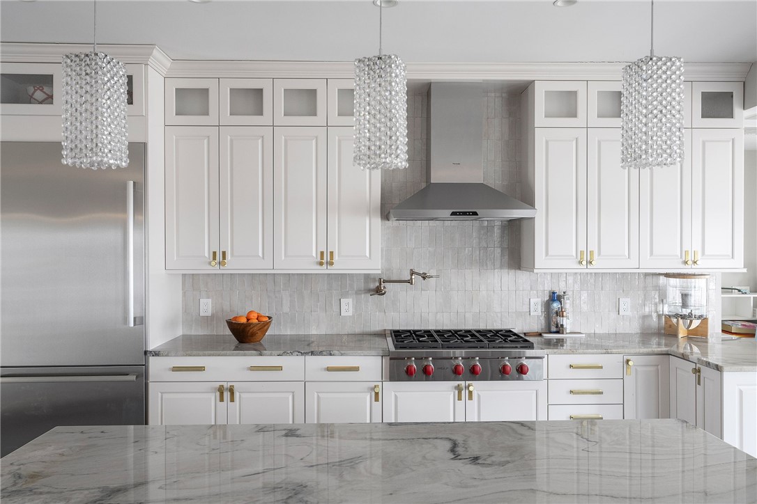 1090 BUTTONWOODS Road