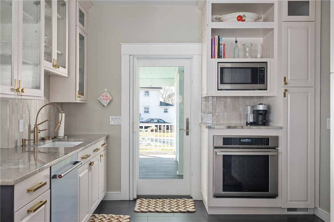 1090 BUTTONWOODS Road