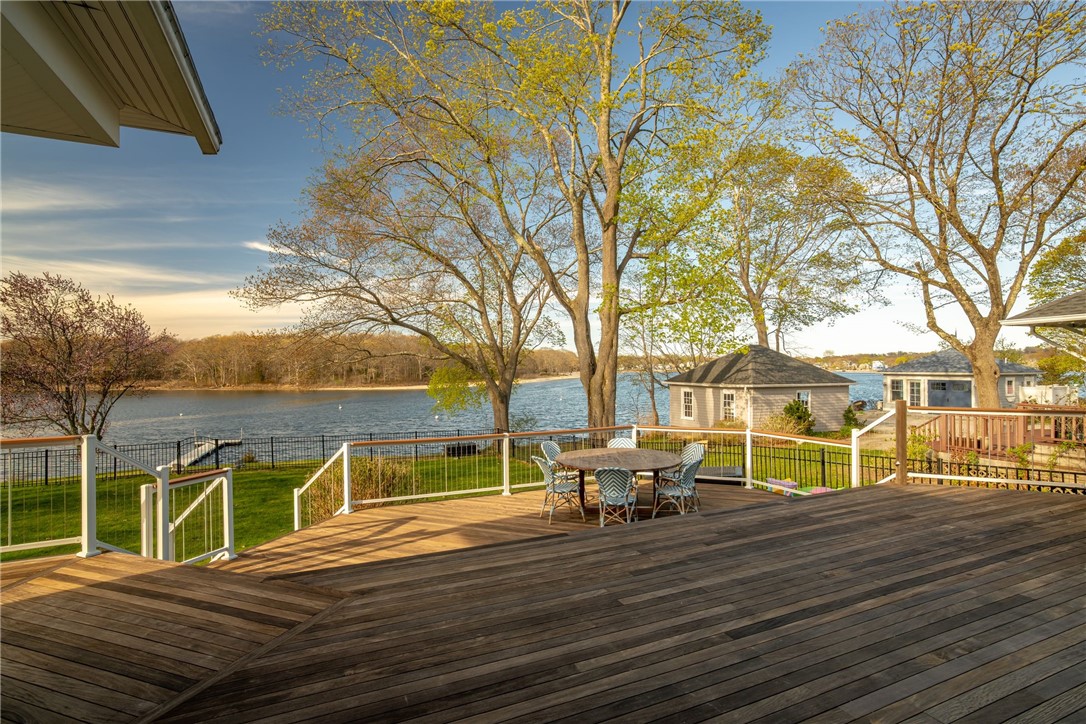 1090 BUTTONWOODS Road