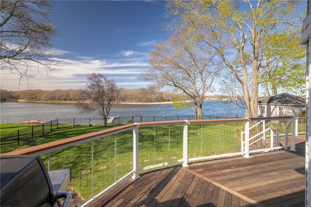 1090 BUTTONWOODS Road